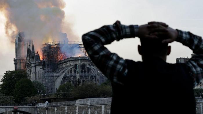 Incêndio na Catedral de Notre Dame é prato cheio para mentiras em redes sociais - 1