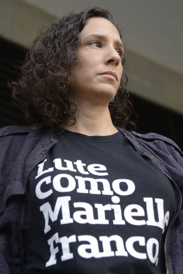 Anistia Internacional faz ato em frente ao Ministério Público Estadual pressionando pela resolução do assassinato da vereadora Marielle Franco e de seu motorista, Anderson Gomes. Na foto, Mônica Benício, viúva de Marielle Franco.