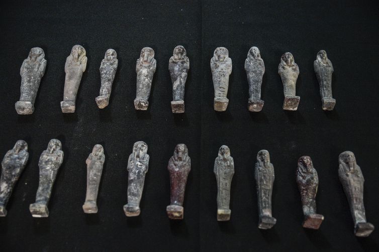 Museu Nacional apresenta peças da coleção egípcia resgatadas dos escombros da instituição. 