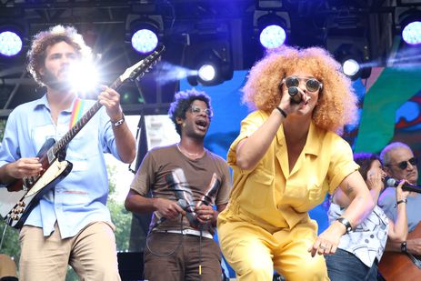 Show da Anelis Assumpção, com participação de Tulipa Ruiz e Negro Leo, no palco em homenagem a Itamar Assumpção, durante a Virada Cultural, em São Paulo.