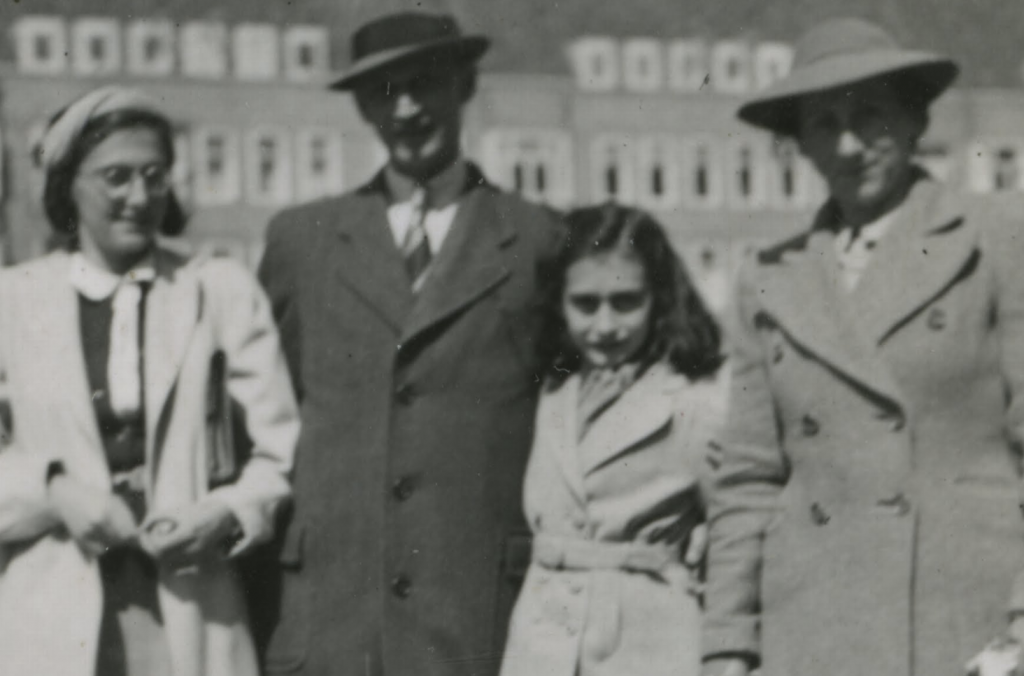 Exposição online da Google permite que usuários visitem casa de Anne Frank - 3