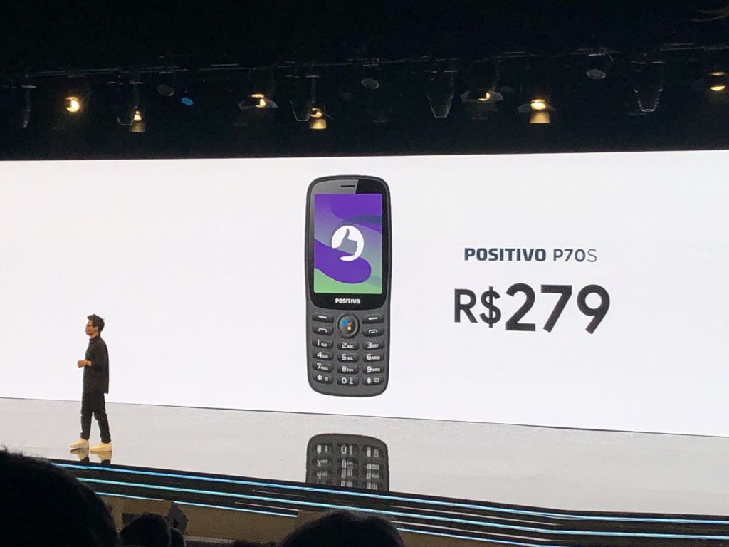 P70S é o primeiro feature phone compatível com Google Assistente do mercado