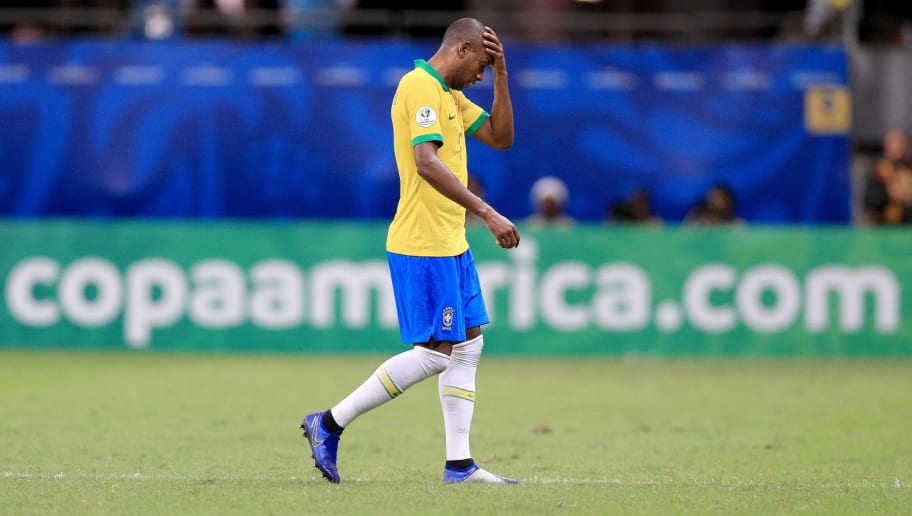 Uma mudança a menos! Lesão de Fernandinho inviabiliza troca no meio-campo da seleção - 1