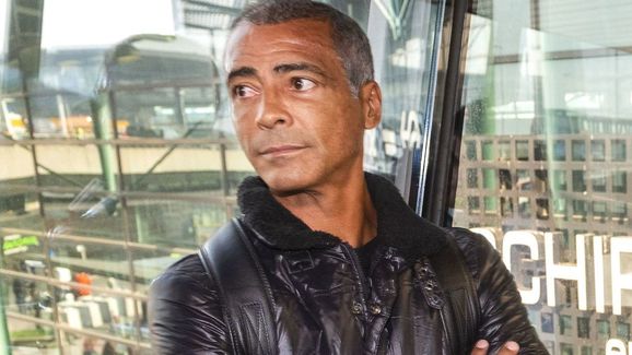 FBL-NED-ROMARIO-CARNIVAL