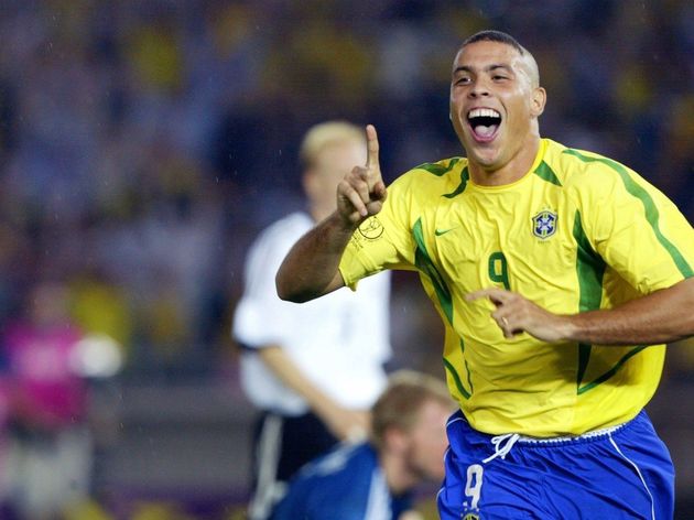 WC2002-GER-BRA-RONALDO CELEBRATE