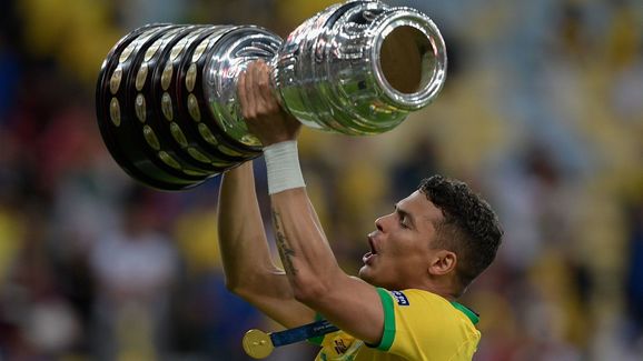 TOPSHOT-FBL-COPA AMERICA-2019-BRA-PER-TROPHY