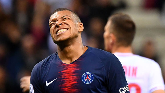 TOPSHOT-FBL-FRA-LIGUE1-REIMS-PARIS