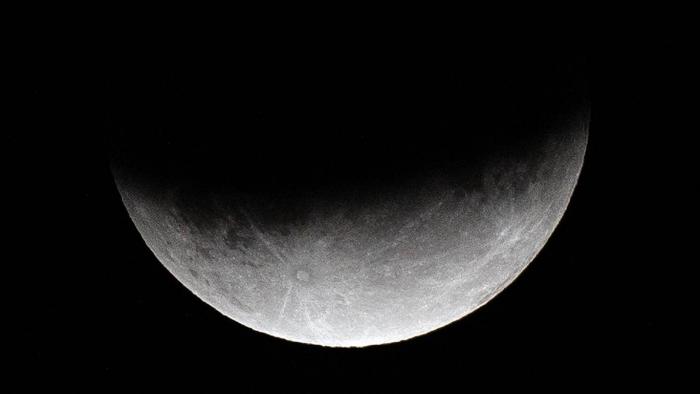 Não pôde ver o eclipse lunar desta terça (16)? Aqui tem fotos lindas do fenômeno - 1