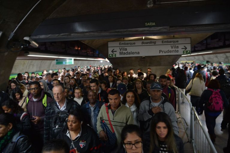 Mundo Positivo » Meiodia é o novo horário de pico da região metropolitana de São Paulo Mundo Mundo Positivo » Meiodia é o novo horário de pico da região metropolitana de São Paulo Mundo