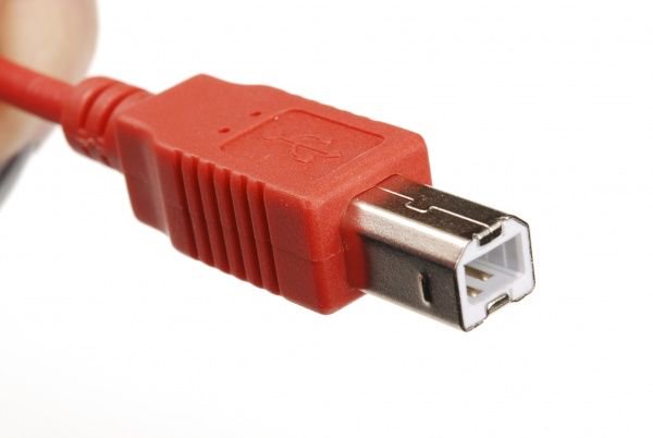 Por que os plugues USB não são simétricos? - 6