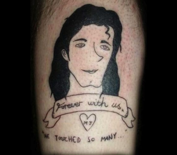Veja fãs que tentaram homenagear famosos com tatuagens mas acabaram virando piada - 6