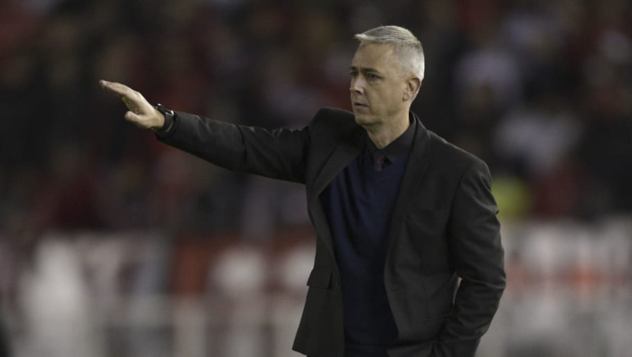 A pedido do técnico Tiago Nunes, Athletico-PR entra na briga para fechar com zagueiro do Bahia - 1