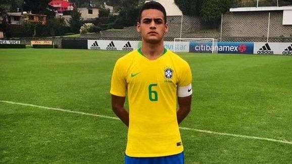 Aos 15 anos e capitão da seleção, novo Menino da Vila é destaque até no sub-20 - 2