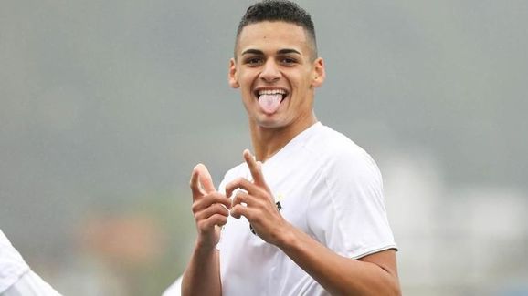 Aos 15 anos e capitão da seleção, novo Menino da Vila é destaque até no sub-20 - 3