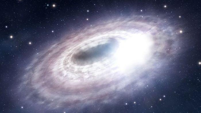 Buraco negro supermassivo no centro da Via Láctea emite luz forte e misteriosa - 1