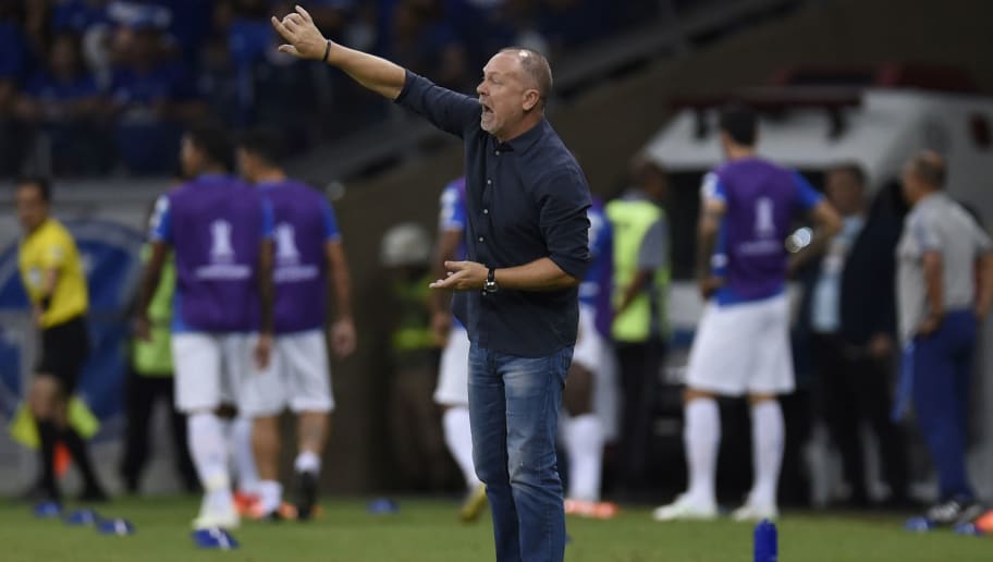 Cruzeiro define situação após Mano Menezes colocar cargo à disposição - 1
