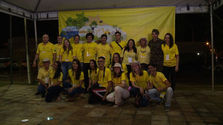 rondonistas em planos gerais, no quartel em Teresina ou em frente ao quartel