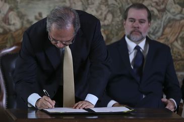 O ministro da Economia, Paulo Guedes,e o presidente do STF, ministro Dias Toffoli, participam do lançamento da Estratégia Nacional Integrada para a Desjudicialização da Previdência Social, no Supremo Tribunal Federal (STF)