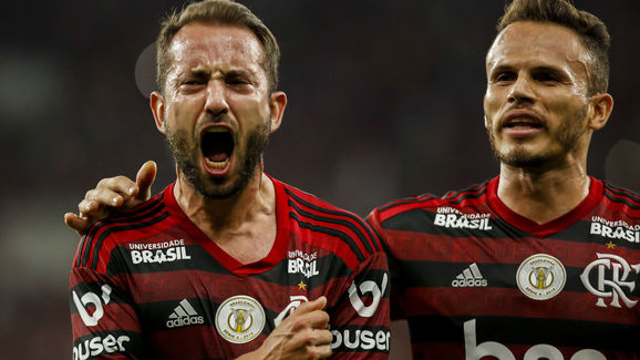 Everton Ribeiro,Rene