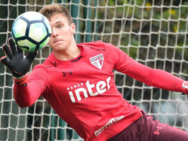 Sofrendo com dores, Lucas Perri passa por procedimento cirúrgico e desfalcará equipe do São Paulo - 2