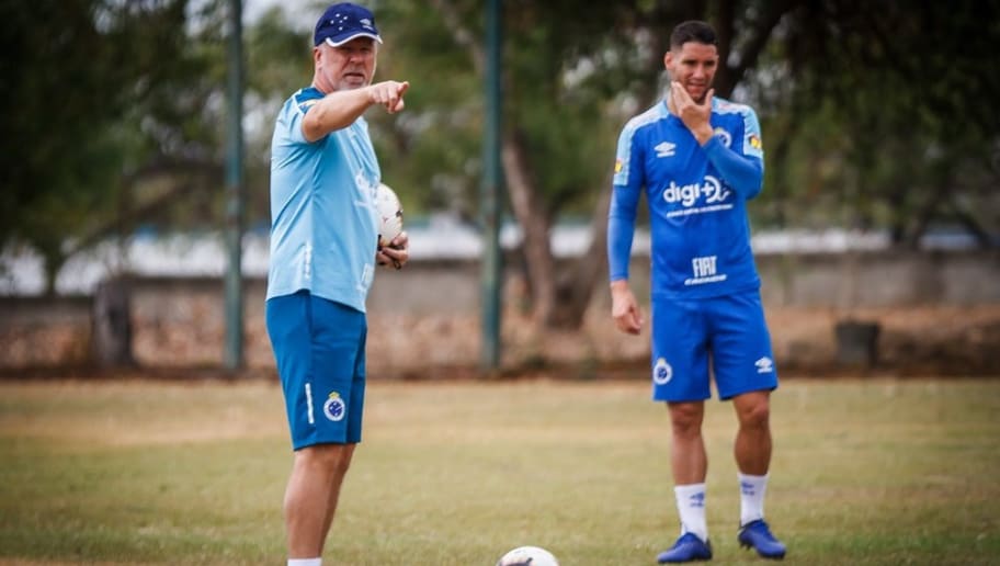 Thiago Neves manda recado a Mano Menezes após demissão do técnico - 1