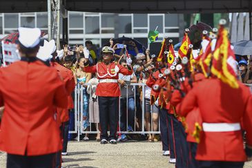 Todo primeiro domingo do mês, ocorre a cerimônia de Troca da Bandeira Nacional na Praça dos Três Poderes