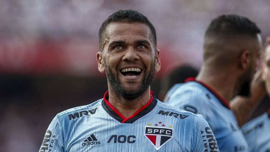 Dani Alves diz que recusou dois clubes europeus para fechar com o SPFC e faz declaração ao Tricolor - 1