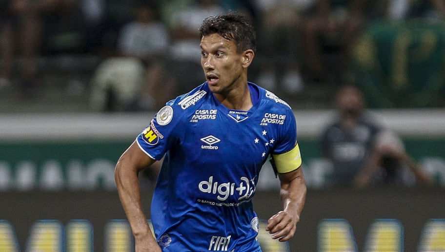 Das glórias à crise, Henrique completa 500 jogos com a camisa do Cruzeiro - 1