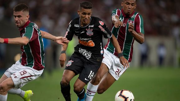 FBL-SUDAMERICANA-FLUMINENSE-CORINTHIANS