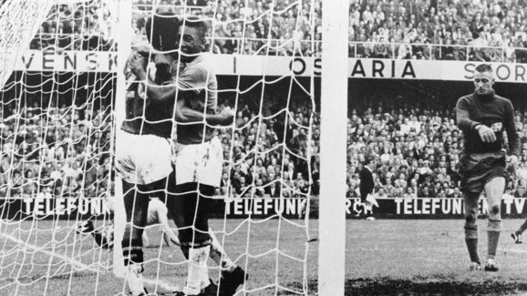 WORLD CUP-1958-BRAZIL-SWEDEN