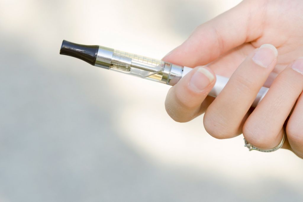 A doença relacionada ao uso dos vapes agora tem nome: EVALI - 2