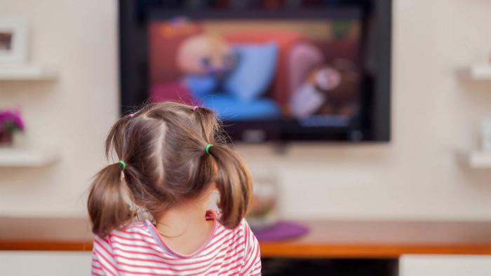 Afinal, ficar no smartphone e na TV faz bem ou mal para crianças? - 1