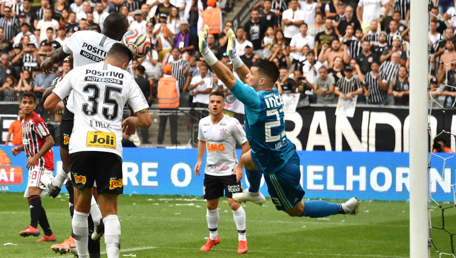 Corinthians treina com novidades e deve ter dois reforços em clássico com o Santos - 1