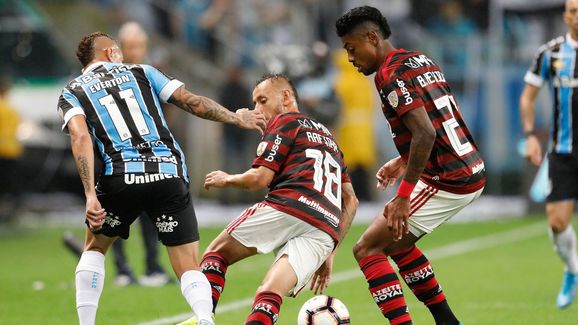 FBL-LIBERTADORES-GREMIO-FLAMENGO