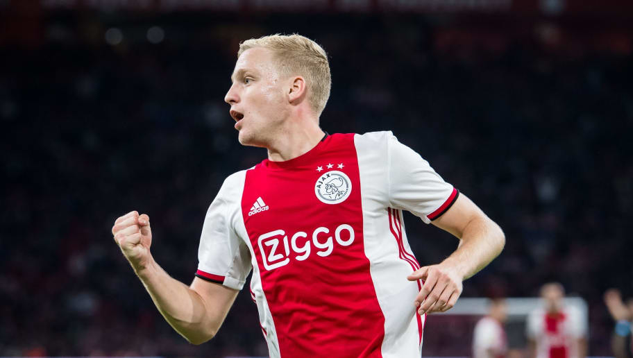 Especulado no Real Madrid, meia Van de Beek fala sobre possibilidade de saída do Ajax - 1