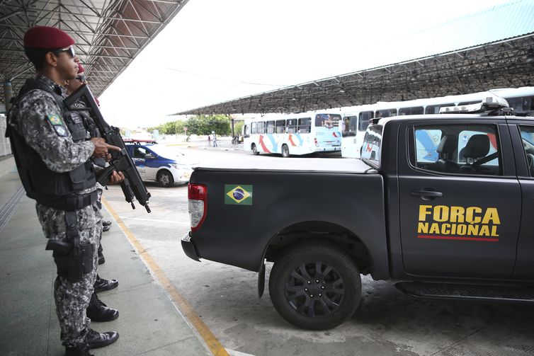 Após a série de ataques no Ceará, a Força Nacional de Segurança Pública está fazendo o policiamento ostensivo nas ruas de Fortaleza, em apoio aos agentes de segurança do estado.