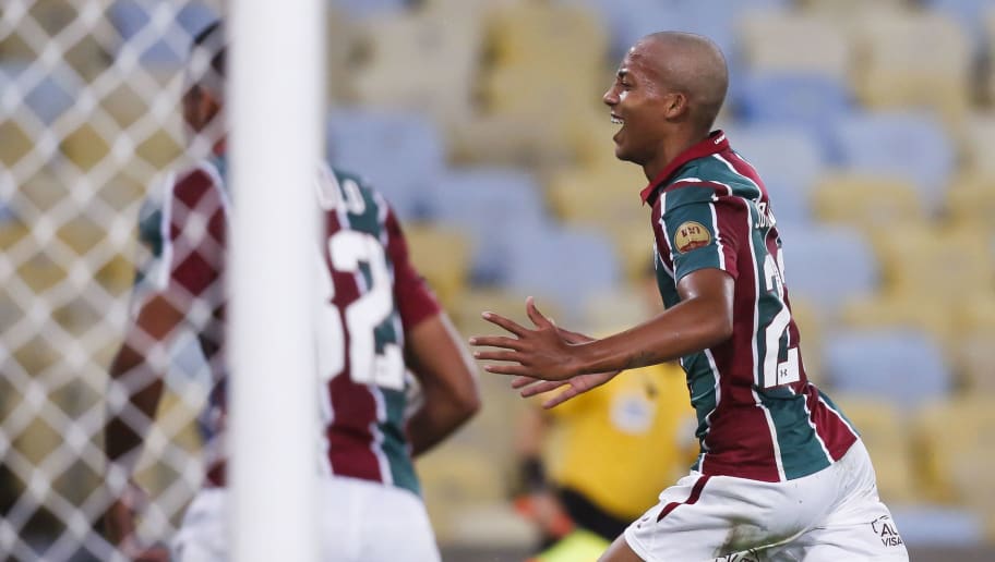 João Pedro recebe visto de trabalho e está mais perto do futebol inglês - 1