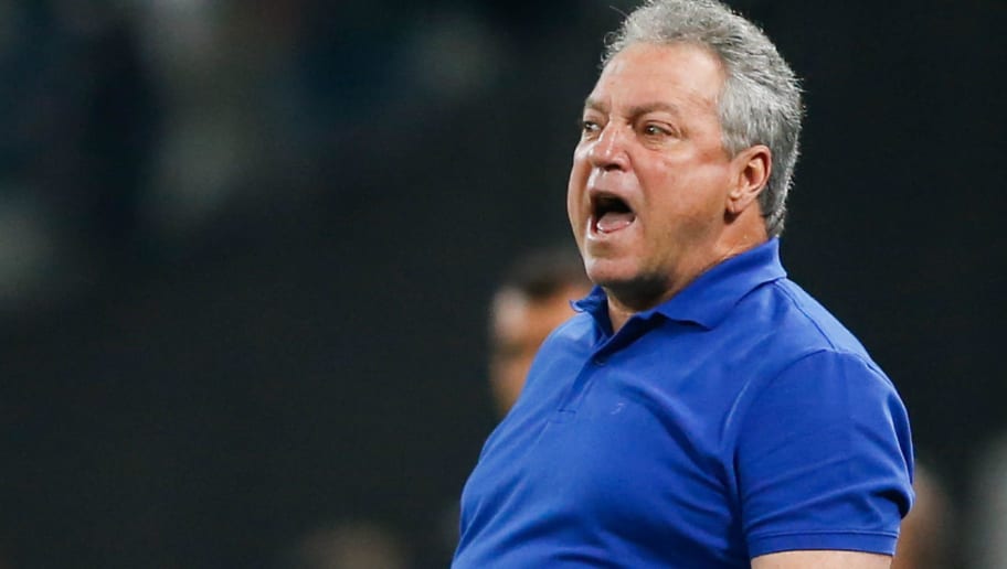 Organizada do Cruzeiro invade CT e protesta contra elenco; Abel faz desabafo a torcedores - 1