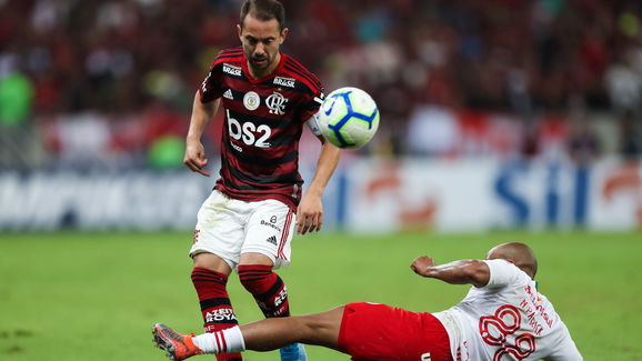 Everton Ribeiro,Patrick