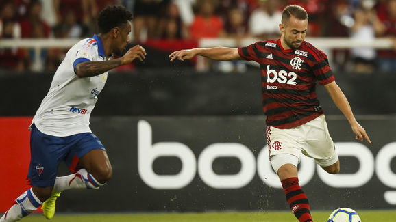 Everton Ribeiro