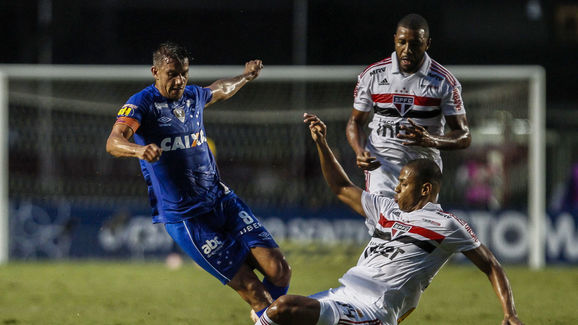 Bruno Alves,Henrique