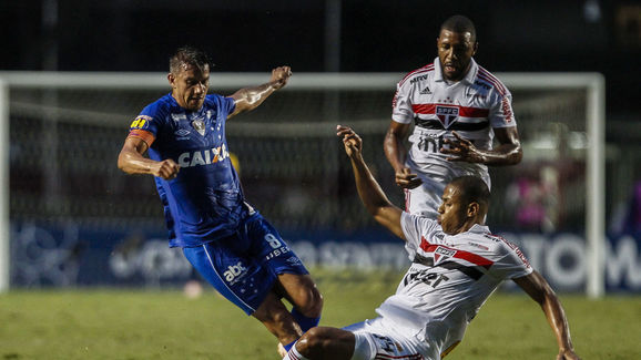 Bruno Alves,Henrique