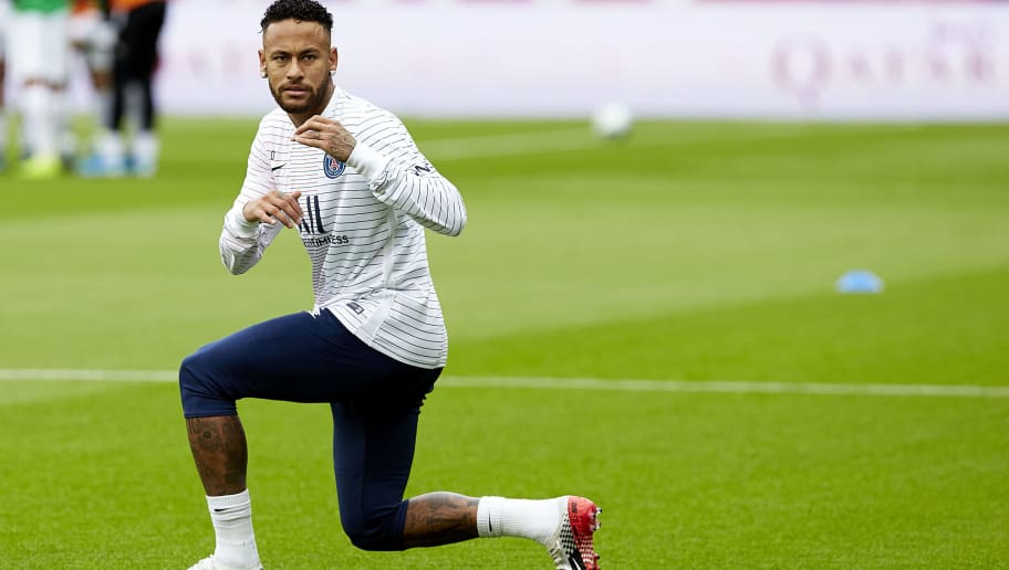 Revista justifica ausência de Neymar da lista de indicados à Bola de Ouro - 1