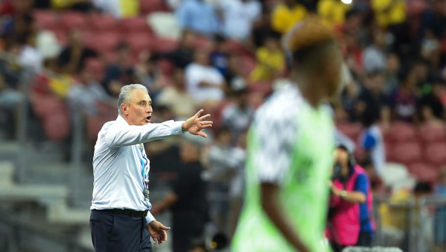 Tite mantém conservadorismo e mostra falta de bom senso com jogadores que atuam no Brasil - 1