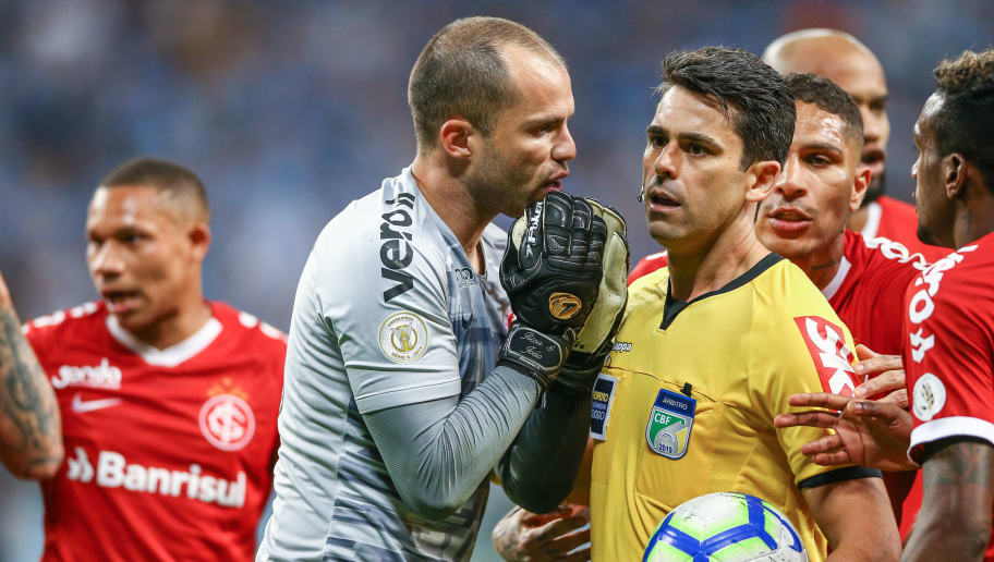 5 erros e acertos da arbitragem na 30ª rodada do Campeonato Brasileiro - 1