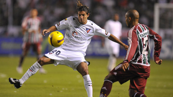 Midfielder Enrique Vera (L) of Ecuador?s