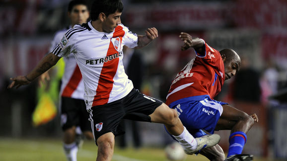 FBL-LIBERTADORES-RIVER-NACIONAL