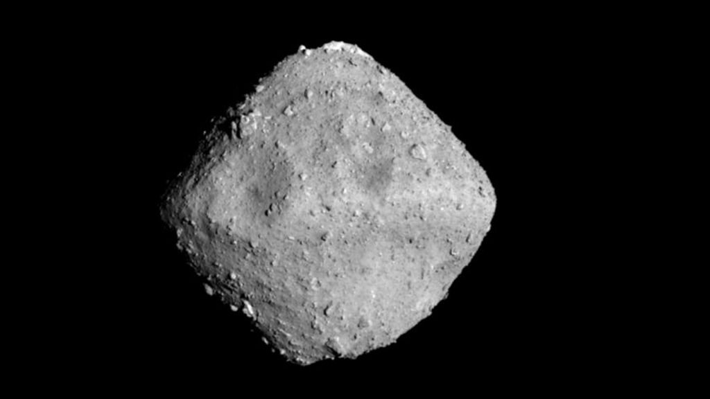 Após coletar amostras de asteroide, sonda japonesa inicia seu retorno à Terra - 2