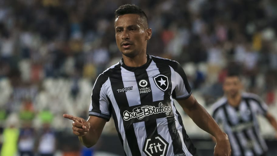 Cícero comemora vitória sobre o Avaí, mas alerta grupo do Botafogo para a sequência no Brasileirão - 1