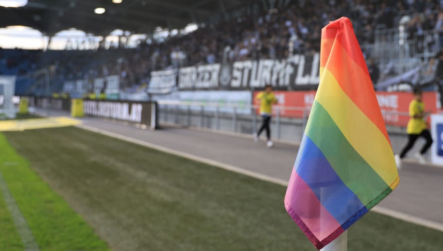 Eles existem e resistem: a história de LGBTs que ocupam os campos e as arquibancadas - 1